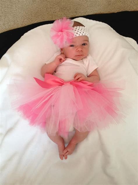 Pink Frilly 1 Week Old Baby Girl Baby Pictures Baby Girl Baby