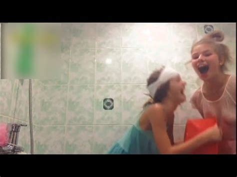 Beautifull Girls Bath Together Youtube