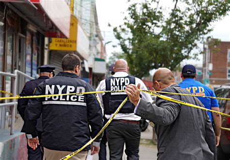 Queens Mass Shooting Reaction De Blasio Seeks Gang Takedowns Cuomo