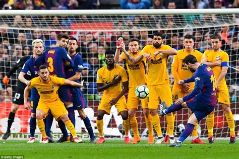 lionel messi scored his 600th career goal with a stunning free kick against atletico madrid at