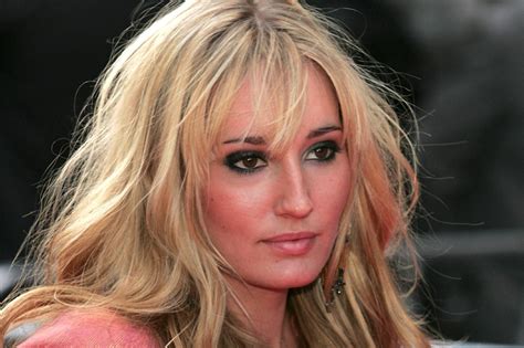 Who Is Ruby Stewart Singer Model And Daughter Of Rod Stewart Heres