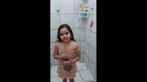 Menina Adere A Onda Dos Artistas O Banho Gelado YouTube
