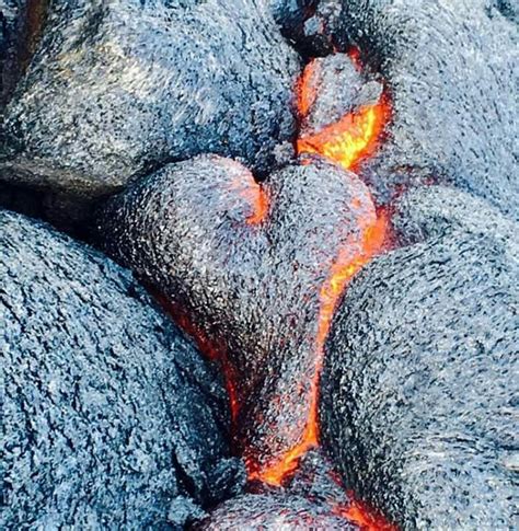 Pin By Kay Louise On Lava The Hot Stuff Lava Flow Lava Earth