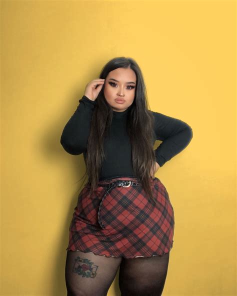 Erika Lipps Curvy Outfits Curvy Girl Outfits Geek Chic