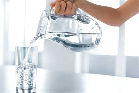 11 Signs That Show You Are Not Drinking Enough Water Htv