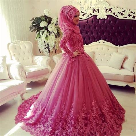 Hijab Muslim Wedding Dresses 2021 Appliques Lace Long Sleeves High Neck Saudi Arabia Islamic