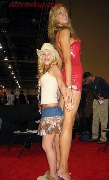 Women Who Are Extremely Tall Tall Girls