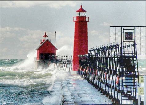 Lighthouse Grand Haven Mi Grand Haven Beach Time Where The Heart
