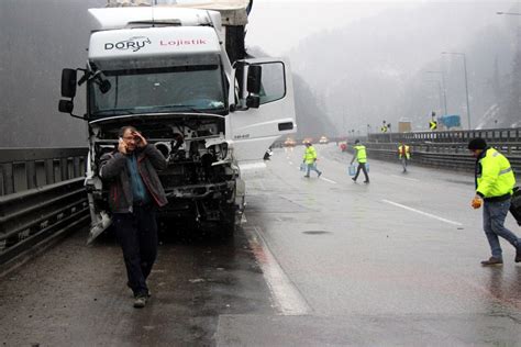 TEM de kar kazası İstanbul yönü uzun süre kapalı kaldı Sözcü