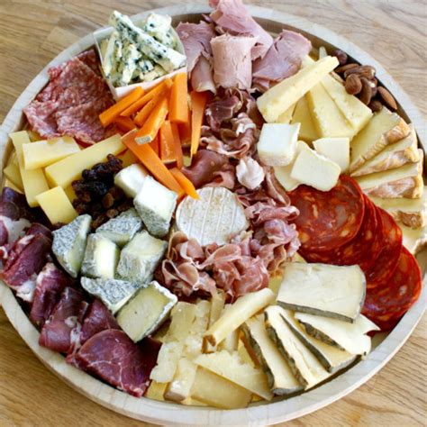 Planche Gourmet Avec Charcuterie Fromagerie La Vache Noire