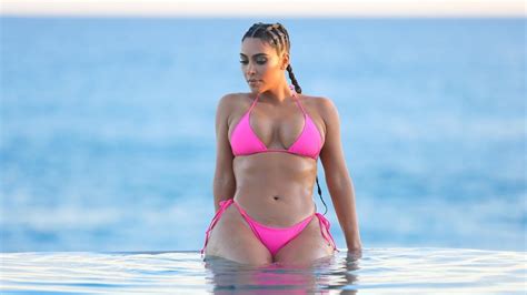 Kim Kardashian posó con tremendo bikini para una sexy sesión de fotos