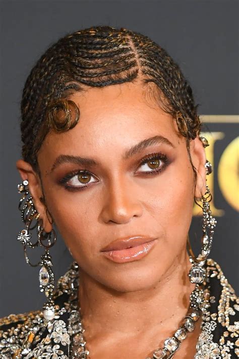 all hail the queen — beyoncé stuns in braided finger waves at the lion king premiere beyonce