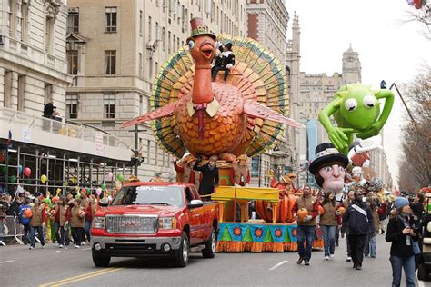 Photos Macy S Thanksgiving Day Parade Floats From 1924 To Today Curbed Ny