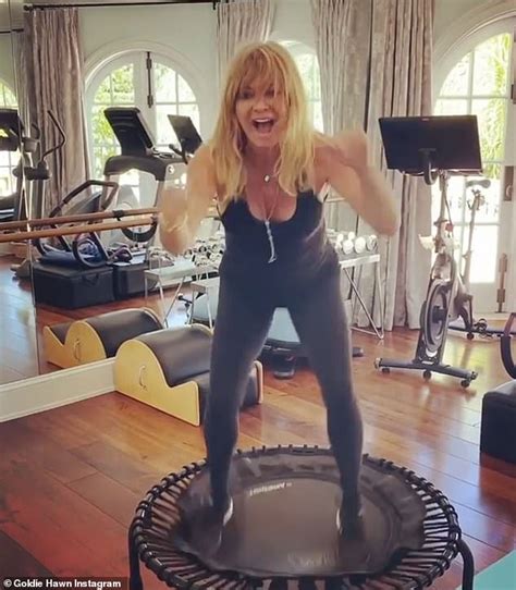 Goldie Hawn 74 Enjoys A Bike Ride Around La As She Continues To Keep