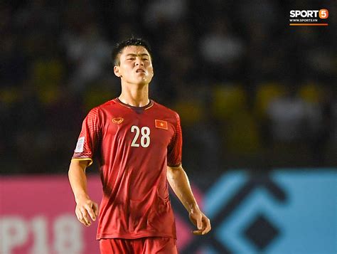 Hậu vệ đỗ duy mạnh đã phải rời chiến thắng của hà nội fc tai siêu cúp quốc gia 2020 ngay từ phút thứ 5 của hiệp 1 vì một chấn thương. Duy Mạnh, Xuân Trường làm gì để cầu may trước mỗi trận đấu?