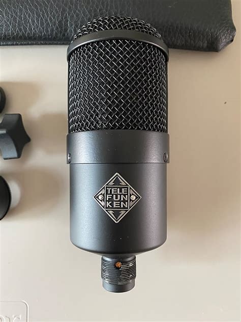 Telefunken M82 Cardioid Dynamic Microphone Reverb