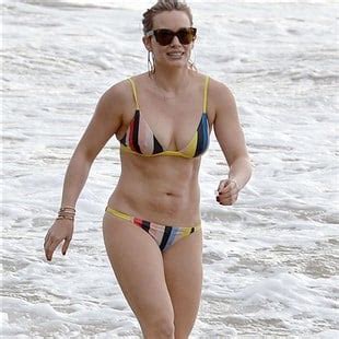Hilary Duff Shows Off Her Disgusting Mom Bod In A Bikini