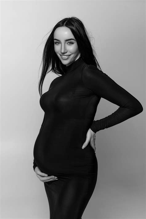 Madeleine Maternity Shoot Evernew Studio
