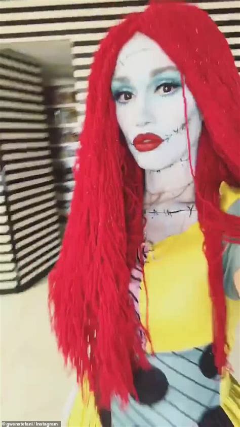 Gwen Stefani Looks Hot In Ghoulish Halloween Makeup As She And Beau