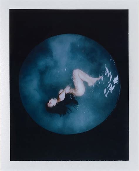 Karena barang suamiku kecil dan pendek. Fotografer Alexandra Leese Menerbitkan Zine Terinspirasi dari Cerita Rakyat - Whiteboard Journal