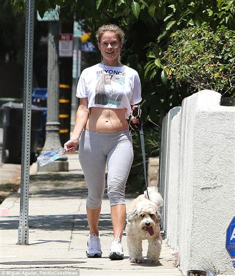 Alice Eve Shows Off Her Flat Stomach As She Walks Her Dog Daily Mail