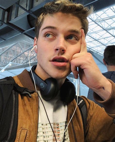 Pin By P R I N C E S S On Cute Bois Froy Gutierrez Cute White Boys