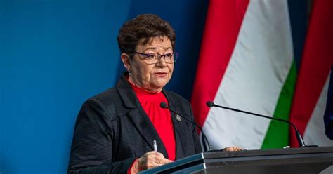 Minden, amit müller cecília témában tudni érdemes. Müller Cecília: az egészségügyi dolgozók éljenek az oltás ...