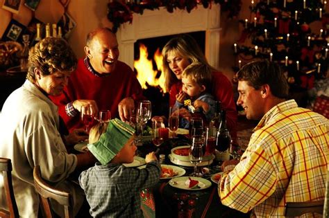 1 prime rib roast to serve about 6 to 8 persons (4 ribs) 2 tablespoons dijon mustard 2 tablespoon dry mustard 2 what makes a traditional christmas dinner particularly british? Christmas Day: The average British family will have first ...