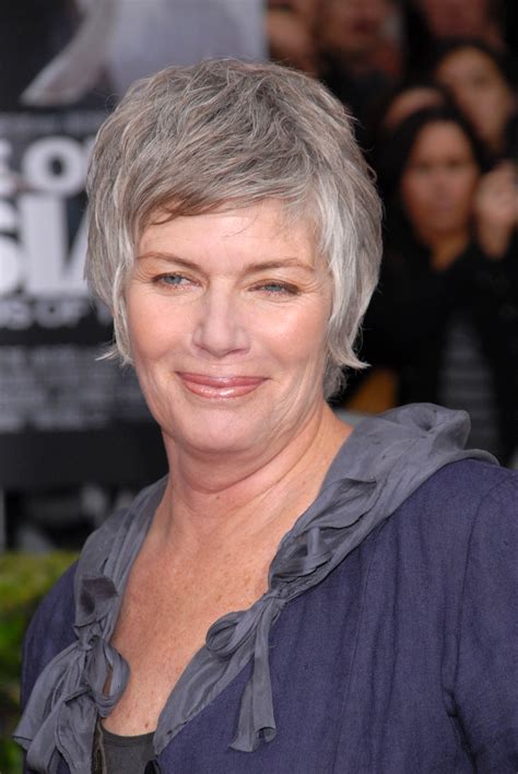 Her nationality is american and her ethnicity is mixed. Kelly McGillis
