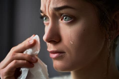Triste Mujer Llorando Llorando Con Lágrimas En Los Ojos Durante