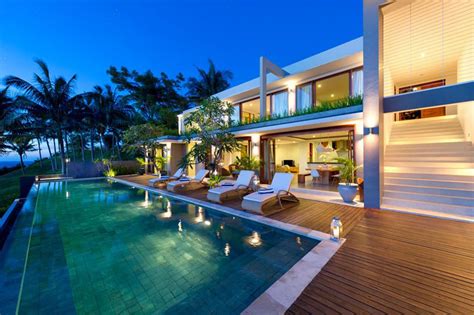 Contemporary Tropical Hillside Villa In Indonesia