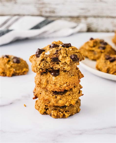 Oatmeal cookies have higher amounts of fiber and minerals than those made with flour. Peanut Butter Banana Oatmeal Cookies - Shuangy's Kitchen ...