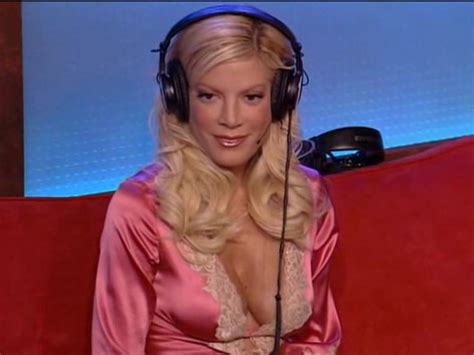 Naked Tori Spelling In The Howard Stern Show
