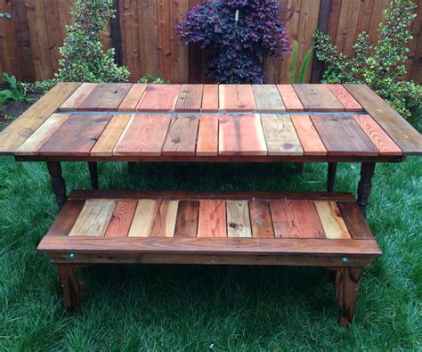 Nice Pallet Picnic Table ~ Any Wood Plan