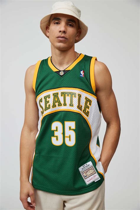 Malawi Over There Nominal Kevin Durant In Sonics Jersey Is There