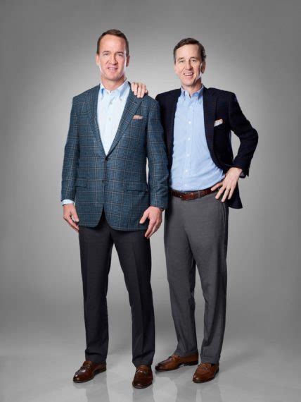 College Bowl First Look Peyton And Cooper Manning Get Competitive In