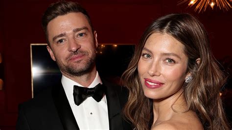 Justin Timberlake Jessica Biel Spotted For The First Time Together Since His Hand Holding