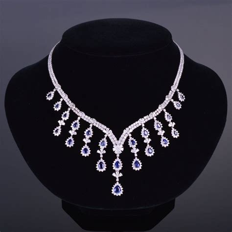 This Gorgeous Necklace Says Royalty With 2372 Carats Of Beautiful