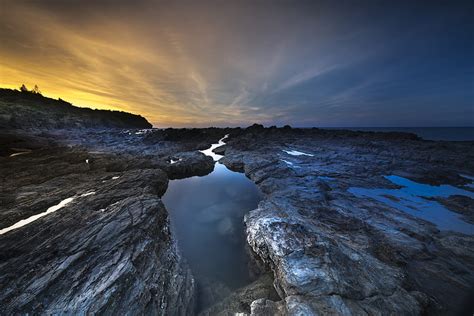 Of Rocky Shore During Dawn Hd Wallpaper Peakpx