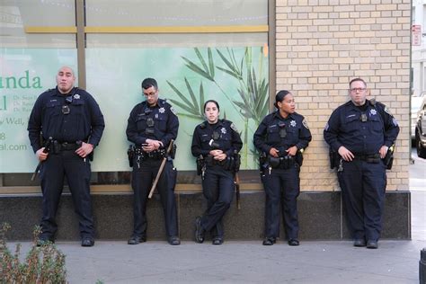 browse oakland police department officers openoversight