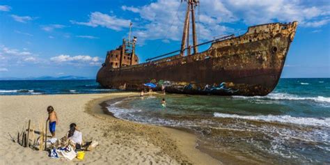 Famous Shipwrecks And The History Behind Them Business Insider