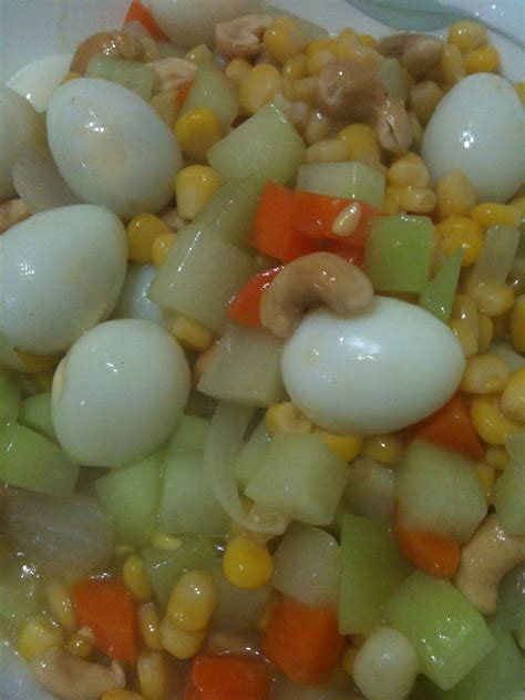 Stir Fried Vegetables With Quail Eggs And Cashew Nuts