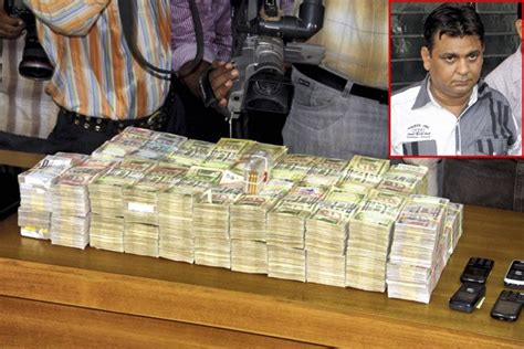 Bookie Arrested In Ahmedabad Cash And Gold Worth Rs 154 Crore Seized India News