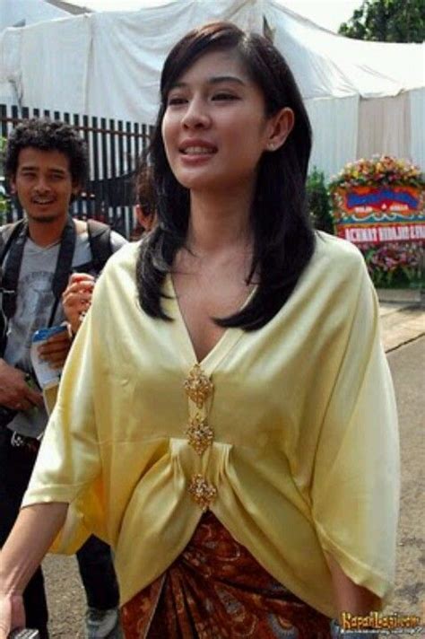 Aurakasi aura maria ashari sandra dwi agnes sandradewi m facebook di cewe smp para model clara supit acnes monica feres tari tarian bunga cynthiara gbr cut lestari manohara youtube cina tina terbaru lagi adelin soraya 2 bungacitralestari cl orang 2010 17 sarini korea cinta bule cw pria penari nikita. Pin oleh Jungny Suhakam di INDONESIA FASHION ~ BATIK | Pakaian, Selebriti, Aktris