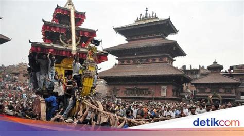 Foto Tradisi Perang Perangan Saat Tahun Baru Di Nepal