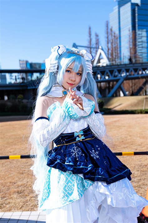 The Best Japanese Cosplayers From Day 2 Of Winter Comiket 2019【photos