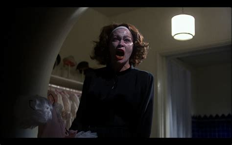 The Entertainment Junkie Hit Me With Your Best Shot Mommie Dearest