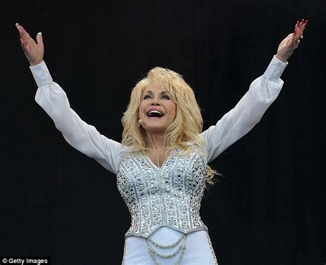 Dolly Parton Delivers A Memorable Performance At Glastonbury Daily