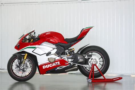 2020 Ducati Panigale V4 Speciale Guide Total Motorcycle