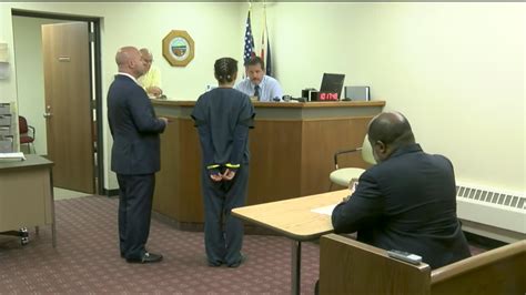 Bresha Meadows Ohio Teenager Who Fatally Shot Her Father Accepts Plea